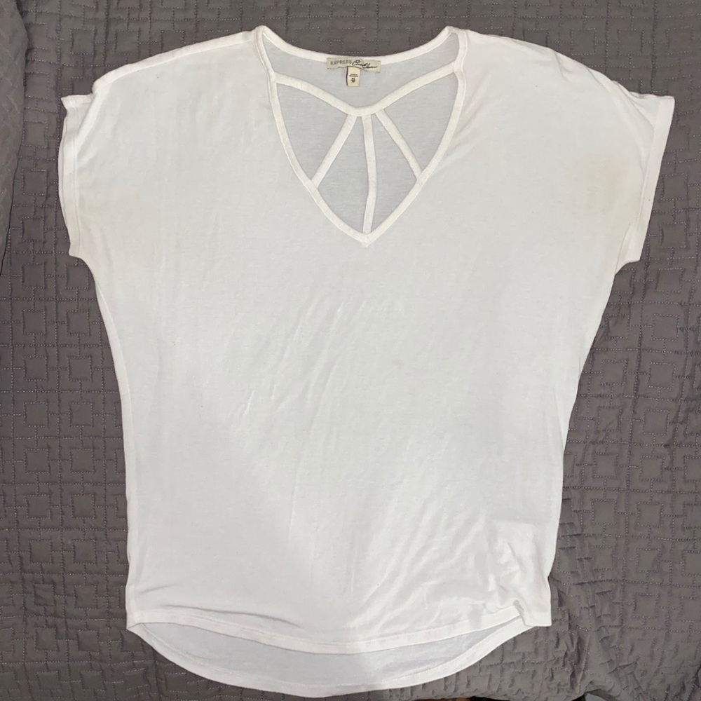 White Flowy top w/ detailed neckline
